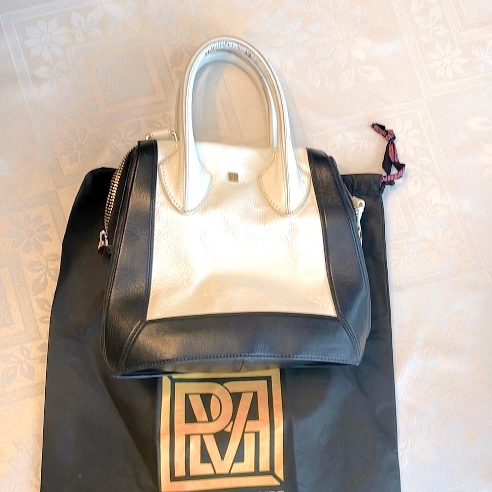 Pour la Victoire Maison handbag